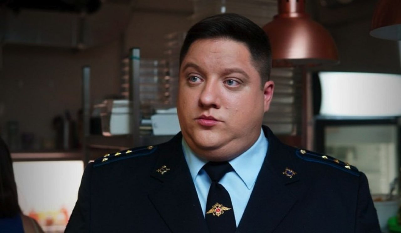 Снимался, скрывая боль: умер после рецидива рака звезда «Полицейского с Рублевки» Снимался, скрывая боль: умер после рецидива рака звезда «Полицейского с Рублевки» Роман Попов