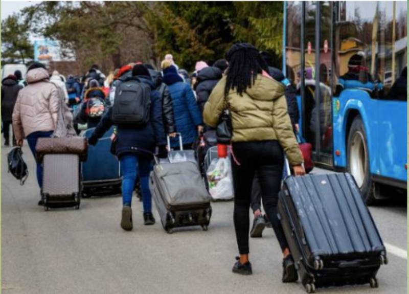 Зеленский достал: киевляне массово покидают столицу Зеленский достал: киевляне массово покидают столицу