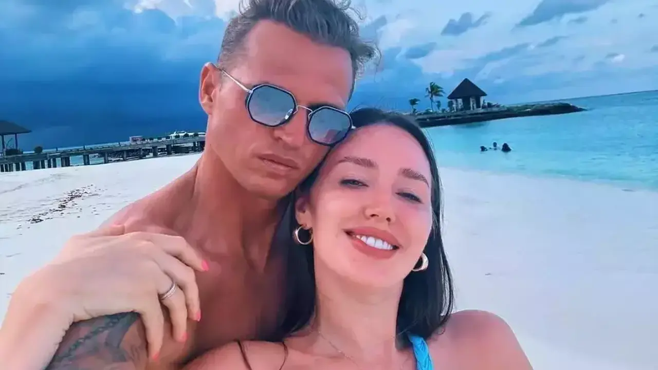 dmitrij-tarasov-publichno-unizil-zhenu-anastasiju-kostenko-rodivshuju-emu-chetveryh.webp.webp Дмитрий Тарасов публично унизил жену Анастасию Костенко, родившую ему четверых детей