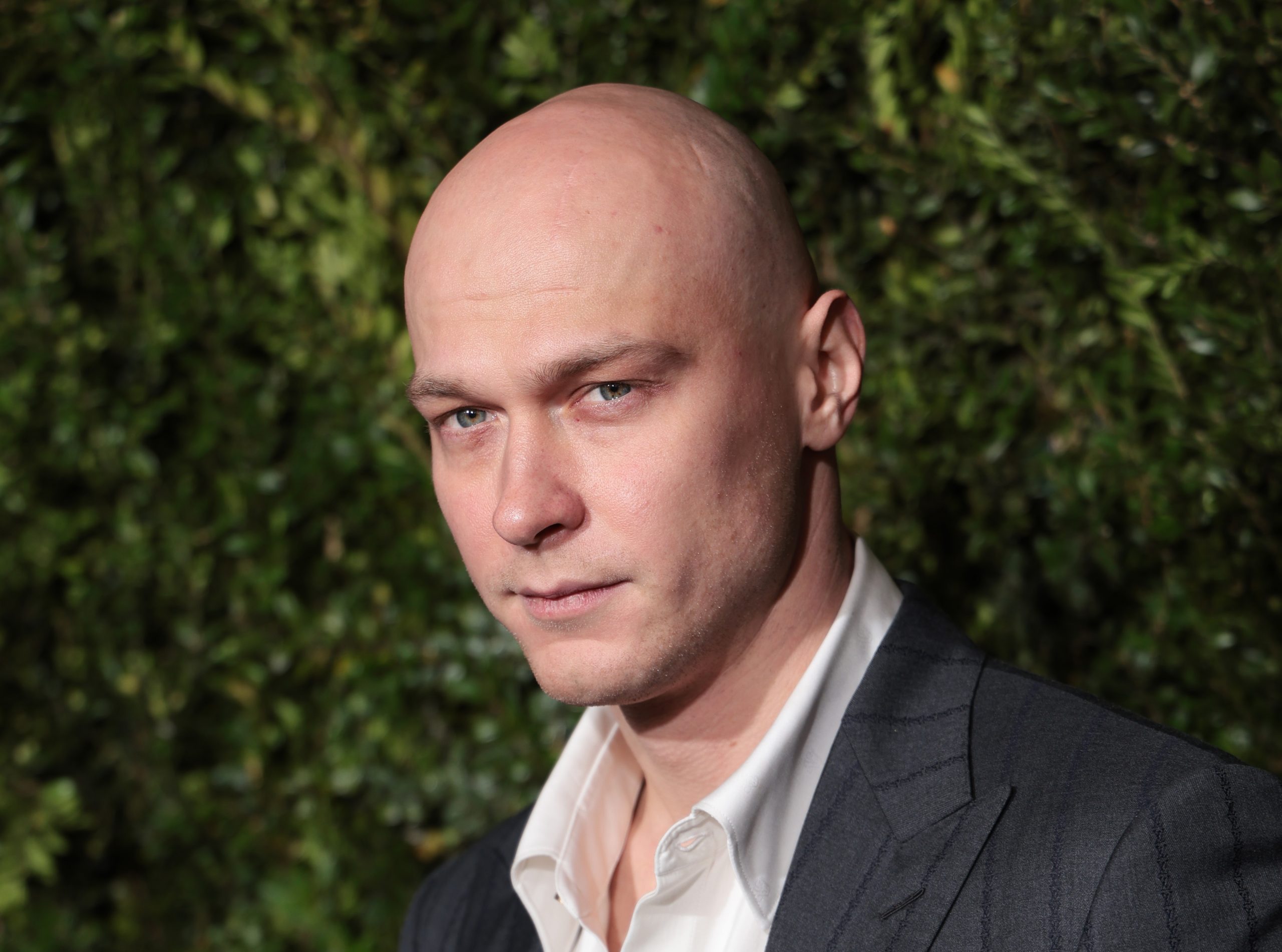 Юра Борисов вернулся в Россию из-за смерти отца Юра Борисов вернулся в Россию из-за смерти отца