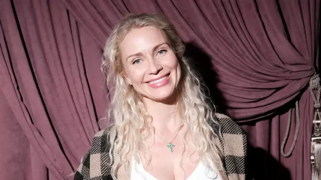 katja-gordon-zajavila-chto-dmitrij-dibrov-ne-smozhet-lishit-jeks-zhenu.webp.webp Катя Гордон заявила, что Дмитрий Дибров не сможет лишить экс-жену Полину фамилии