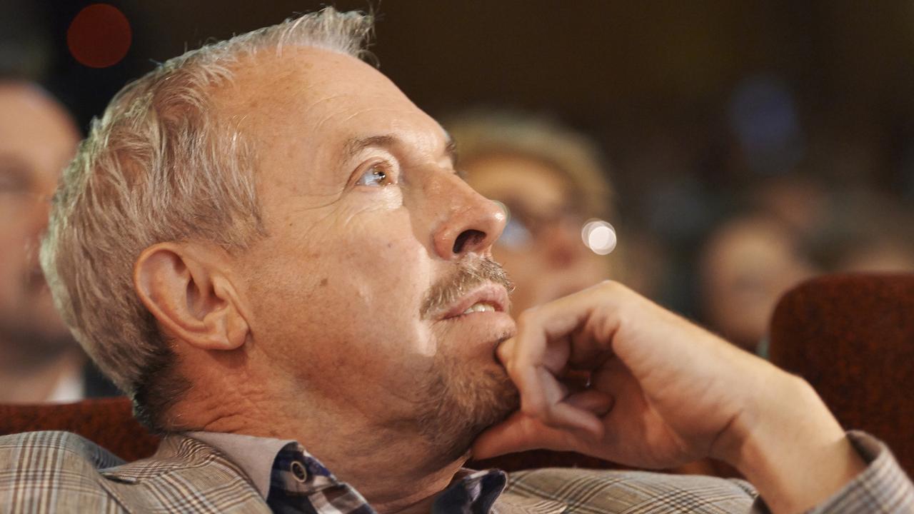 pochemu-predateli-poluchajut-bolshe-chem-te-kto-sluzhil-rodine-vika.jpg «Почему предатели получают больше, чем те, кто служил Родине?»: Вика Цыганова «обрушилась» на Макаревича*