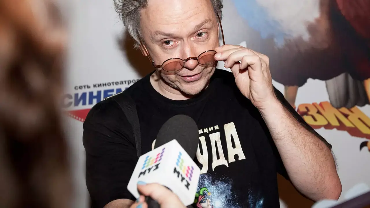 pohitil-pochti-2-mln-rublej-sud-ne-stal-smjagchat-prigovor-20-letnemu.webp.webp Похитил почти 2 млн рублей: суд не стал смягчать приговор 20-летнему сыну звезды «Интернов» Вадима Демчога