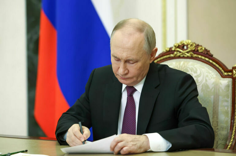 Путин поручил Генпрокуратуре подписать за РФ Конвенцию ООН против киберпреступности Путин поручил Генпрокуратуре подписать за РФ Конвенцию ООН против киберпреступности