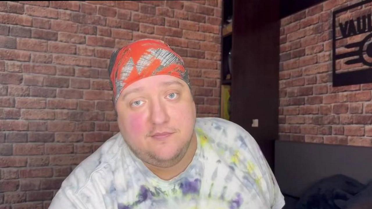 skoraja-dezhurila-na-ploshhadke-kak-roman-popov-snimalsja-v-policejskom.jpg «Скорая дежурила на площадке»: как Роман Попов снимался в «Полицейском с Рублевки», зная диагноз