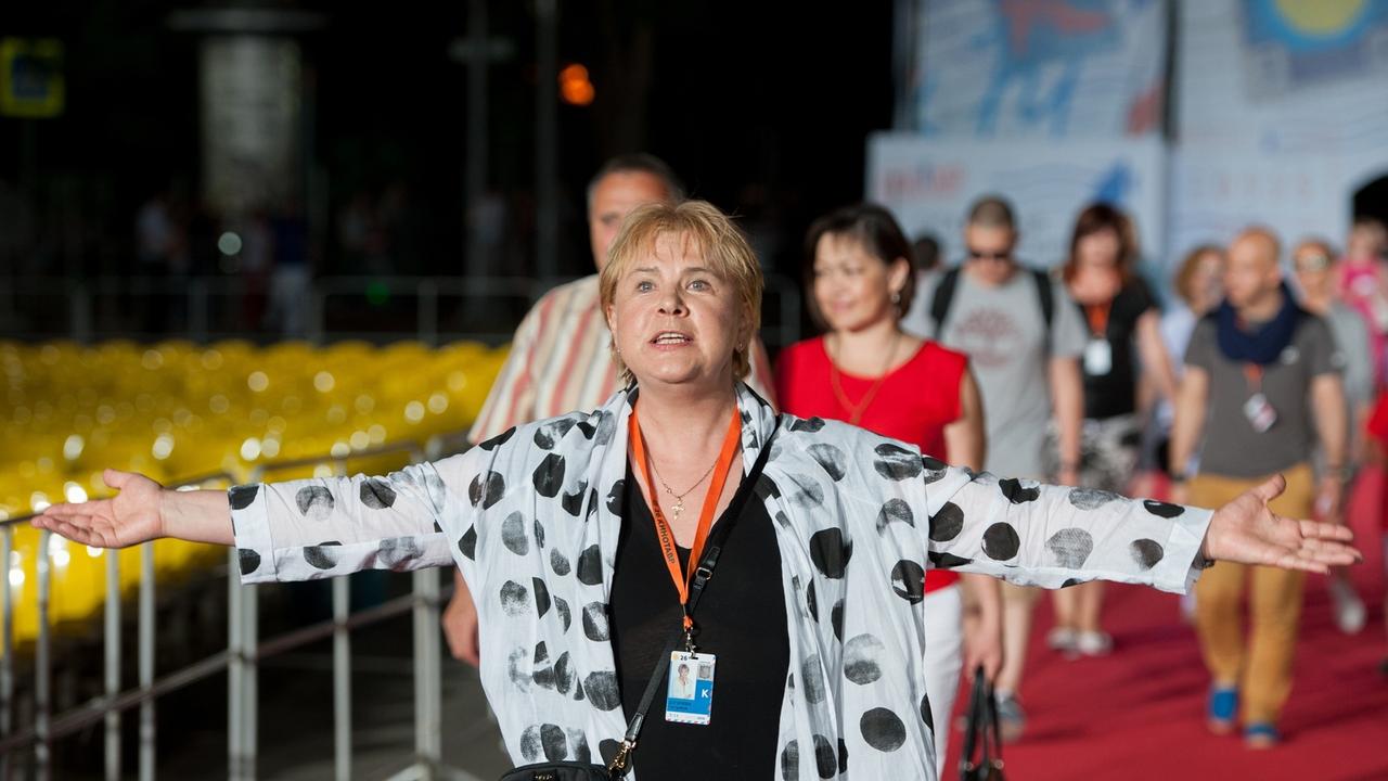 tatjana-dogileva-vpervye-za-dolgoe-vremja-vyshla-v-svet-s.jpg Татьяна Догилева впервые за долгое время вышла в свет с дочкой-актрисой