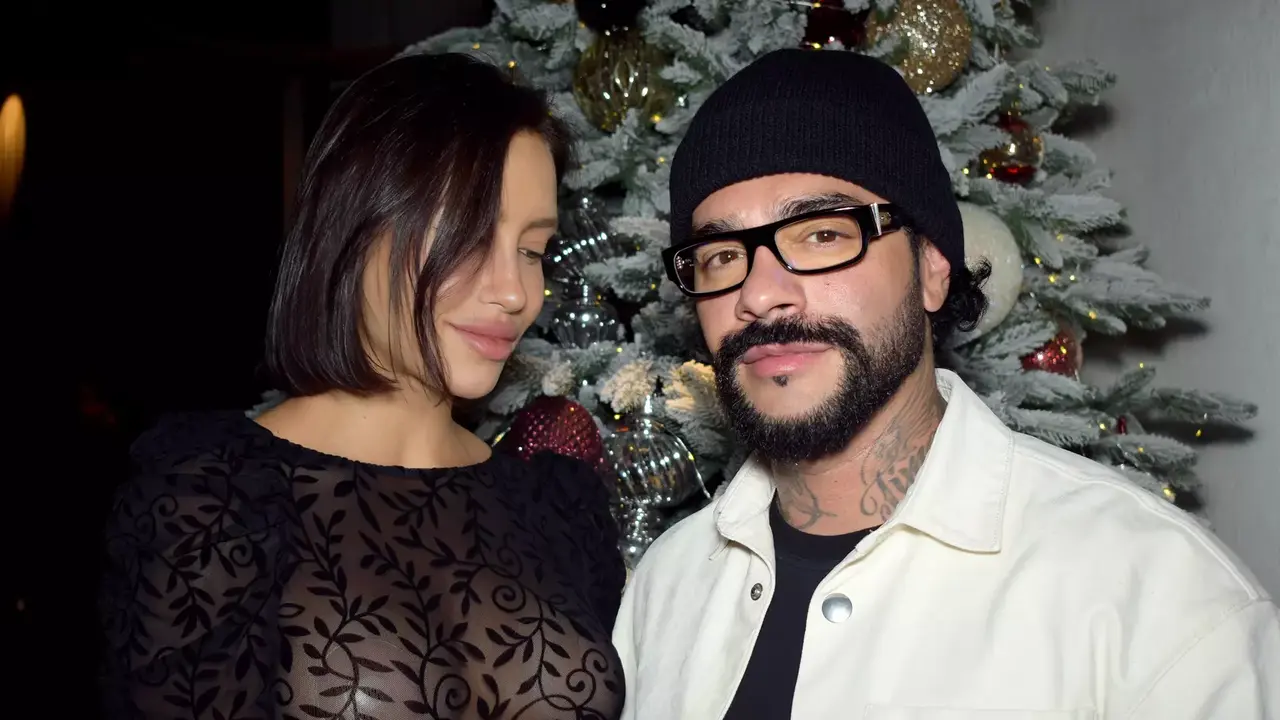 timati-podaril-nedavno-rodivshej-valentine-ivanovoj-giperkar-za-250-mln.webp.webp Тимати подарил недавно родившей Валентине Ивановой гиперкар за 250 млн рублей