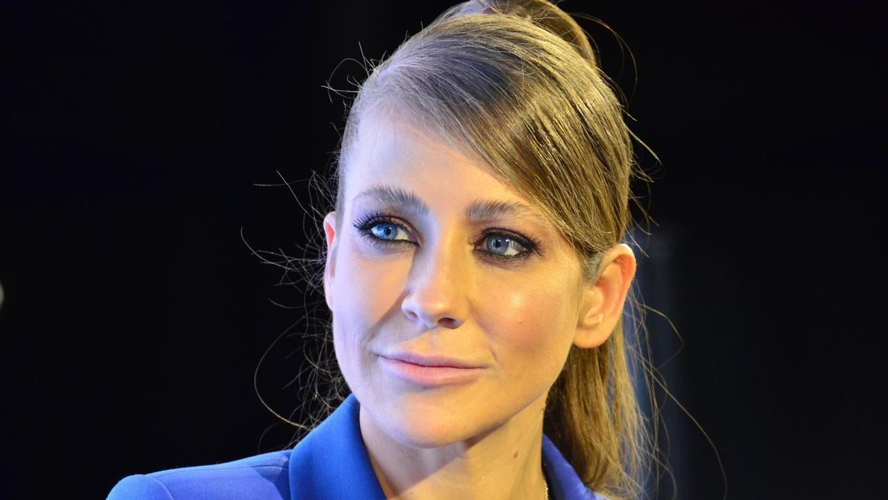 vecher-budet-ne-takoj-skuchnyj-televedushhaja-julija-baranovskaja-vspomnila-o.jpg «Вечер будет не такой скучный»: телеведущая Юлия Барановская вспомнила о необычном свидании на Ибице