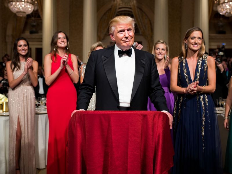 «У Путина есть убойный компромат на Трампа»: Эпштейн передал России «У Путина есть убойный компромат на Трампа»: Эпштейн передал России информацию о связях Дональда с несовершеннолетними