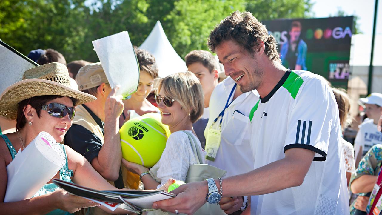 45-letnij-tennisist-marat-safin-sprovociroval-sluhi-o-romane-s-zhurnalistkoj.jpg 45-летний теннисист Марат Сафин спровоцировал слухи о романе с журналисткой