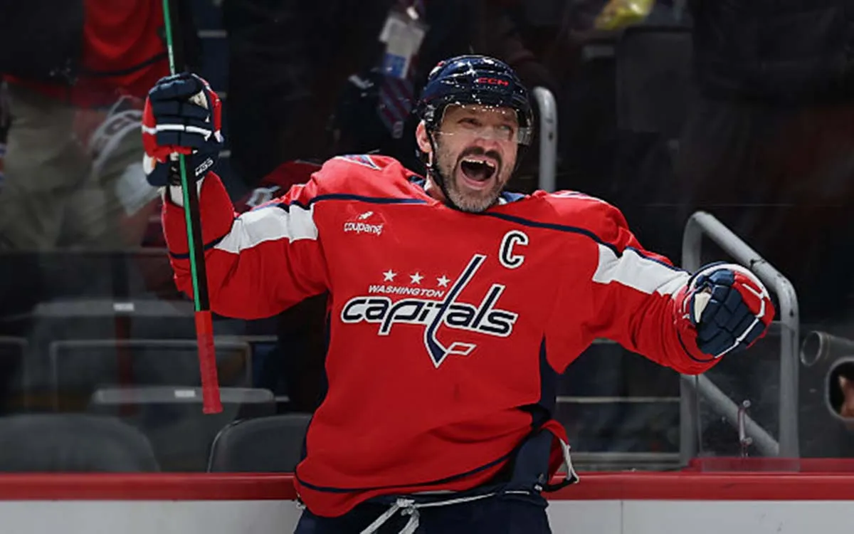 900-й гол Овечкина вошёл в летопись хоккея. Он сделал то, 900-й гол Овечкина вошёл в летопись хоккея. Он сделал то, что не давалось никому