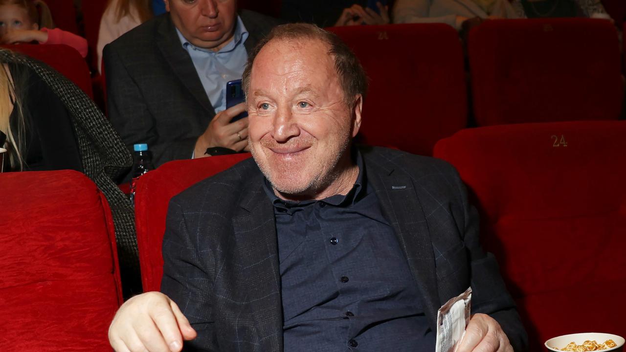 Актера Владимира Стеклова экстренно прооперировали с помощью робота в Москве