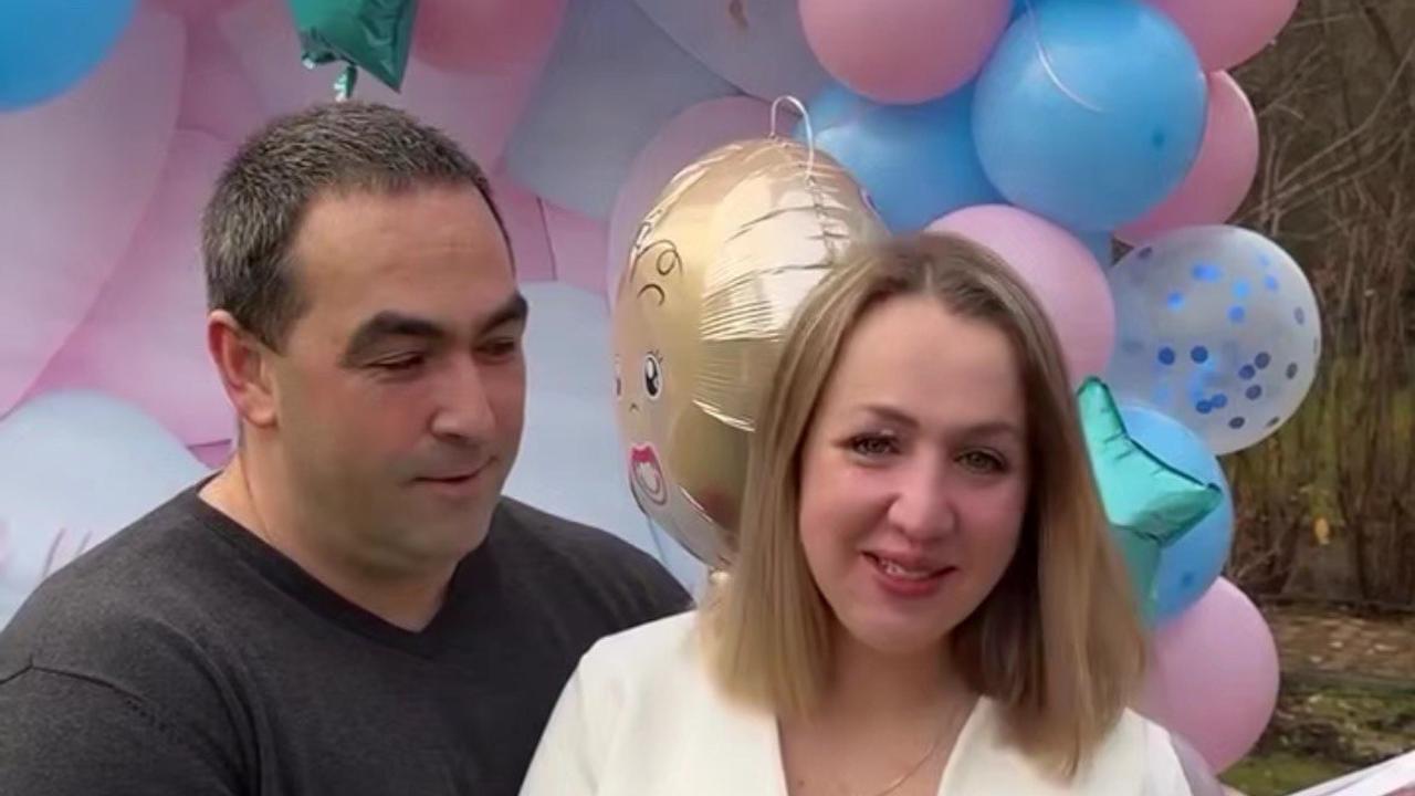 aktrisa-galina-bob-pokazala-kadry-s-gender-pati-sestry-tatjany.jpg Актриса Галина Боб показала кадры с гендер-пати сестры Татьяны