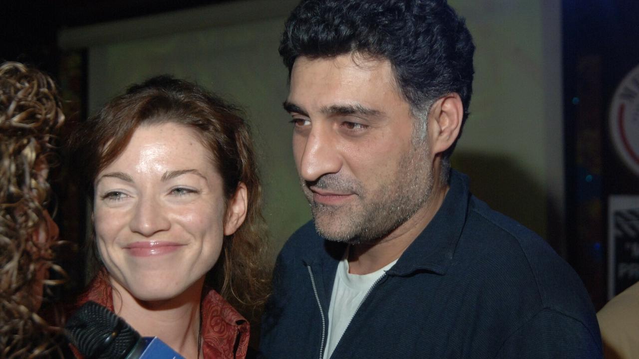 bez-tebja-ja-dazhe-pjat-minut-toskuju-alena-hmelnickaja-prjachet.jpg «Без тебя я даже пять минут тоскую»: Алена Хмельницкая прячет слезы на 40-й день после смерти Тиграна Кеосаяна