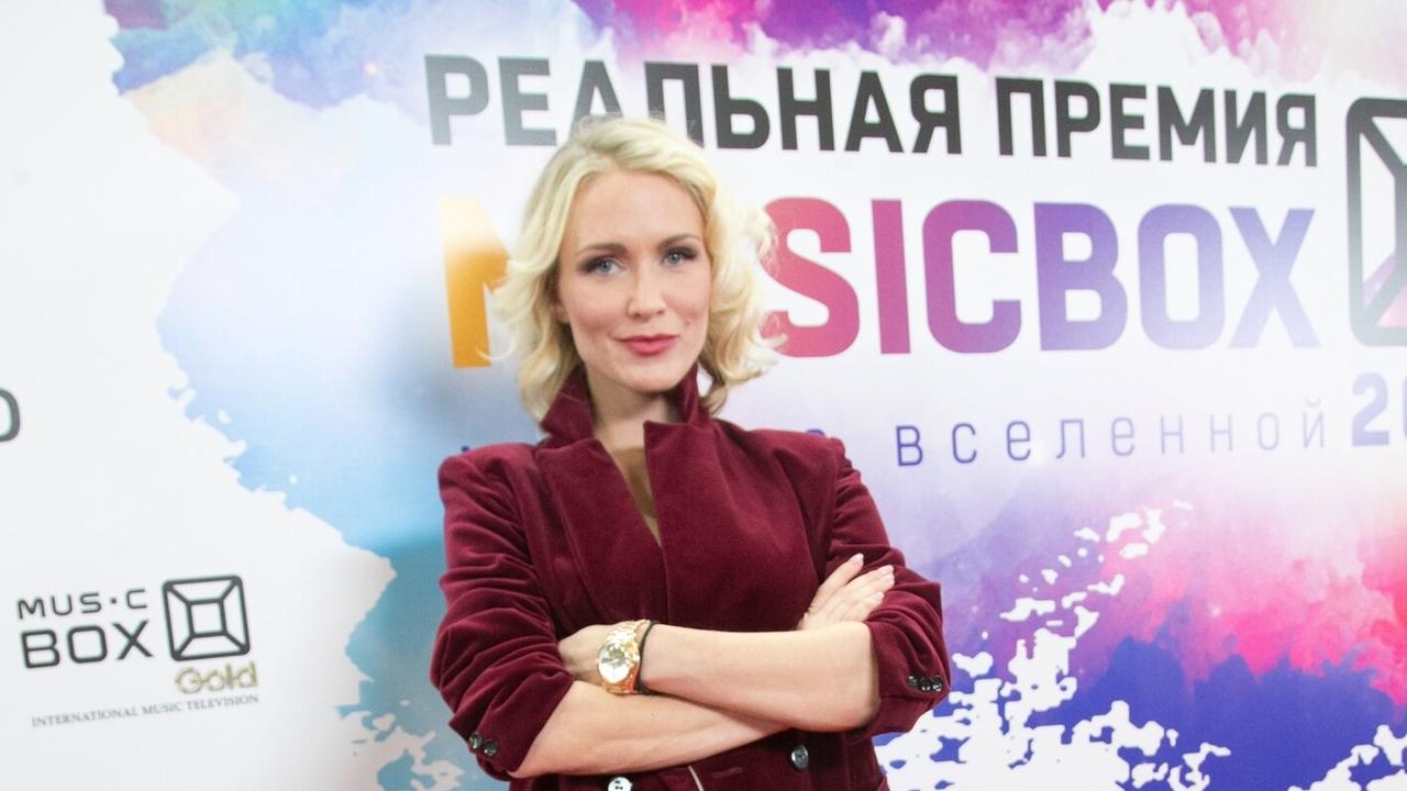 bolshe-ne-druzja-s-leroj-kudrjavcevoj-katja-gordon-nachinaet-solnuju.jpg Больше не друзья с Лерой Кудрявцевой? Катя Гордон начинает сольную карьеру