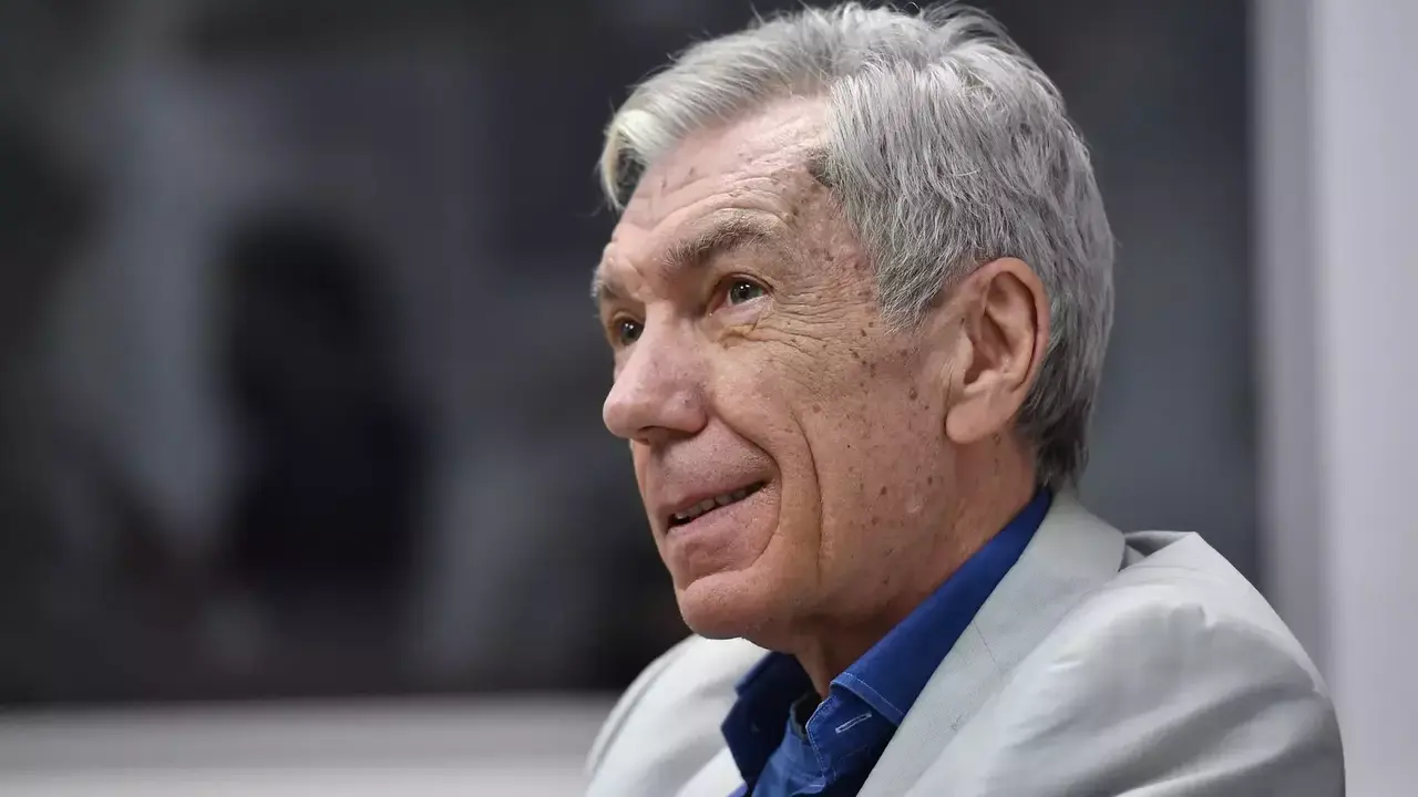 byl-pervym-diktorom-kotoryj-ezdil-na-mersedese-vladimir-berezin-rasskazal-o-zavistnikah.webp.webp Был первым диктором, который ездил на «Мерседесе»: Владимир Березин рассказал о завистниках Юрия Николаева на ТВ