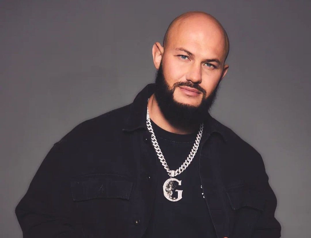 Джиган показал совместную тренировку с сыном Джиган показал совместную тренировку с сыном