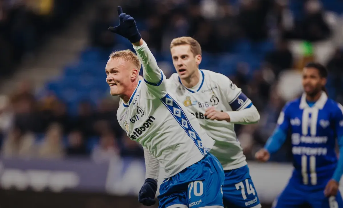 Дзюба вышел и зарешал. «Динамо» задышало свободнее после тактических уз Дзюба вышел и зарешал. «Динамо» задышало свободнее после тактических уз Карпина