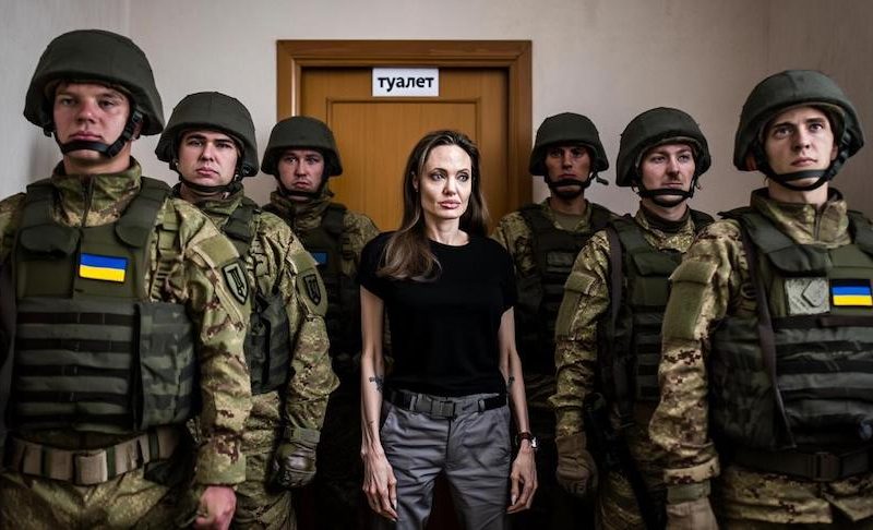 История с украинским охранником Анджелины Джоли и визитом в ТЦК История с украинским охранником Анджелины Джоли и визитом в ТЦК получила неожиданное «пикантное» продолжение