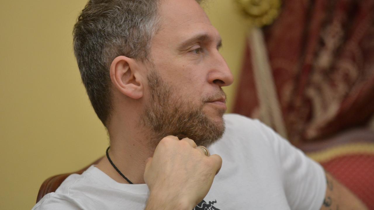 kakuju-zhe-ljutuju-zhest-pokazyvajut-jeto-zhe-bolnye-ljudi-oskara.jpg «Какую же лютую жесть показывают… Это же больные люди»: Оскара Кучеру возмутило шоу о звездах-«алкоголиках»