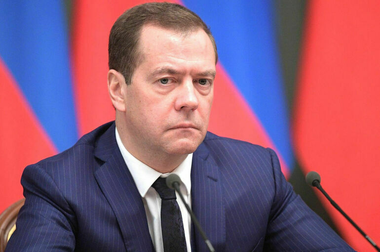 Медведев сравнил помощь Запада Украине с поддержкой США Афганистана Медведев сравнил помощь Запада Украине с поддержкой США Афганистана