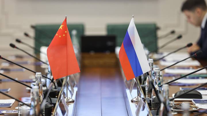 Мишустин и Си Цзиньпин обсудили совместные проекты России и Китая Мишустин и Си Цзиньпин обсудили совместные проекты России и Китая