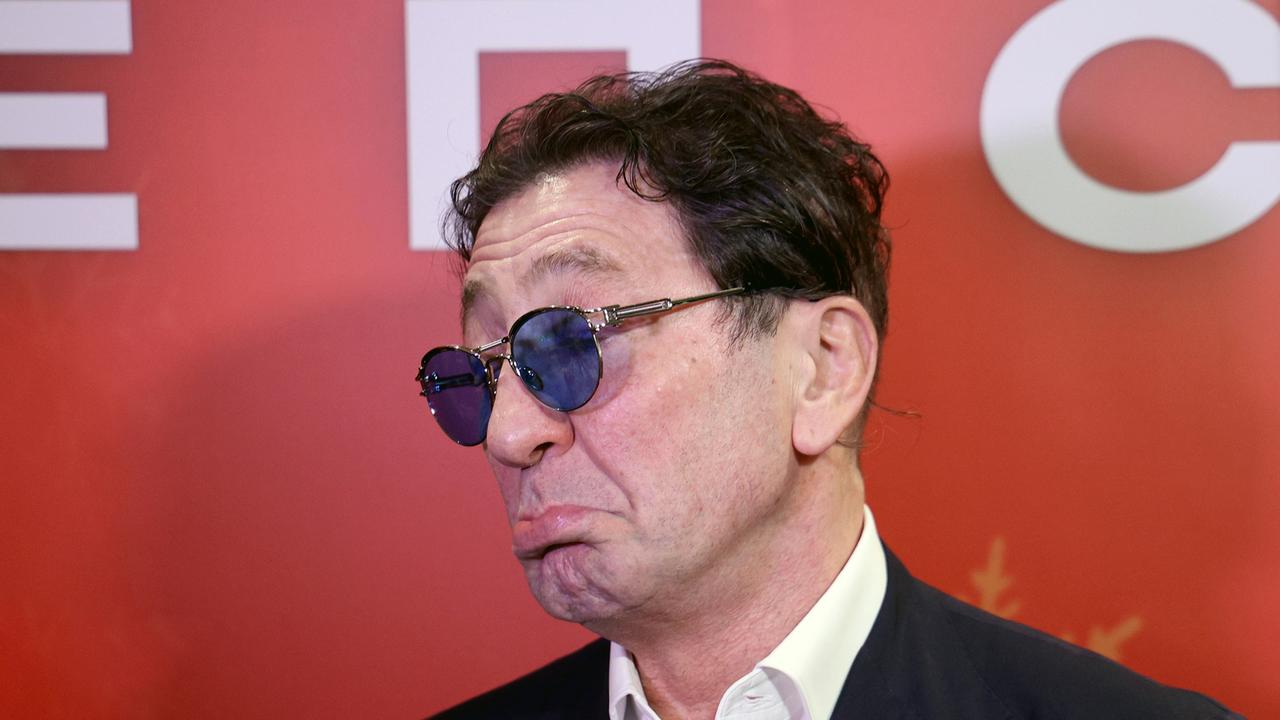 ne-v-pervyj-raz-vedet-sebja-habalisto-i-po-hamski-vitalij.jpg «Не в первый раз ведет себя хабалисто и по-хамски»: Виталий Бородин призвал «отменить» Лепса в России