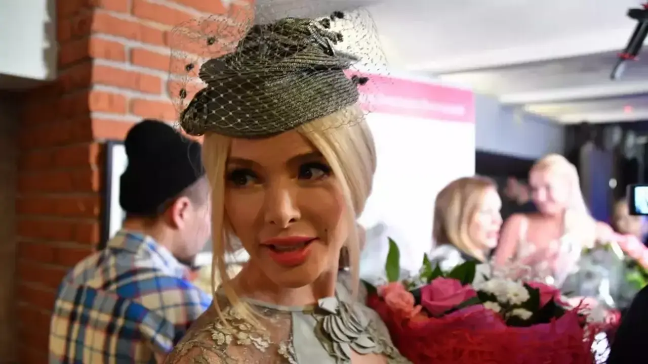 neizvestno-chto-by-bylo-biologicheskaja-mat-danielly-sovetuet-ej-blagodarit-priemnuju-mat.webp.webp «Неизвестно, что бы было»: биологическая мать Даниеллы советует ей благодарить приемную мать Алену Кравец