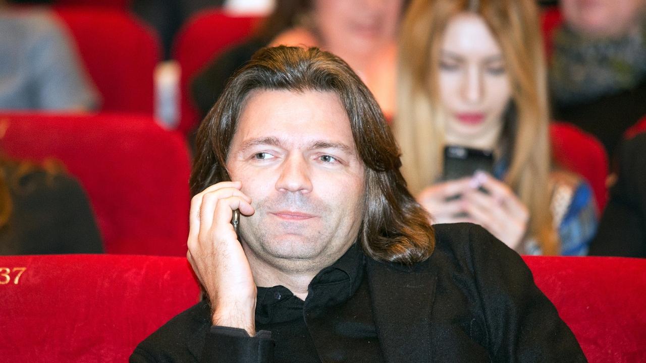 nevozmozhno-prosto-dmitrij-malikov-usomnilsja-chto-kadysheva-poluchaet-25-mln.jpg «Невозможно просто»: Дмитрий Маликов усомнился, что Кадышева получает 25 млн рублей за концерт