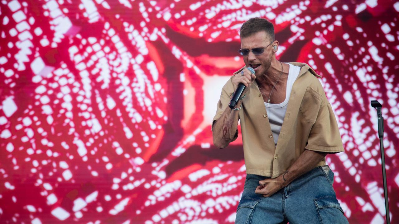 oleg-majami-ne-smog-sobrat-zritelej-i-otmenjaet-koncerty-po.jpg Олег Майами не смог собрать зрителей и отменяет концерты по России