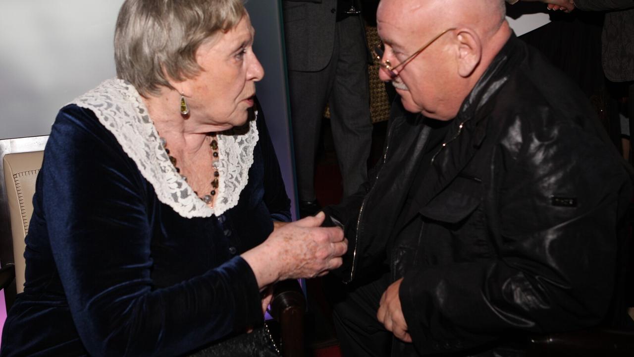 pevec-julian-soobshhil-chto-alla-pugacheva-ochen-ljubila-nonnu-mordjukovu.jpg Певец Юлиан сообщил, что Алла Пугачева очень любила Нонну Мордюкову