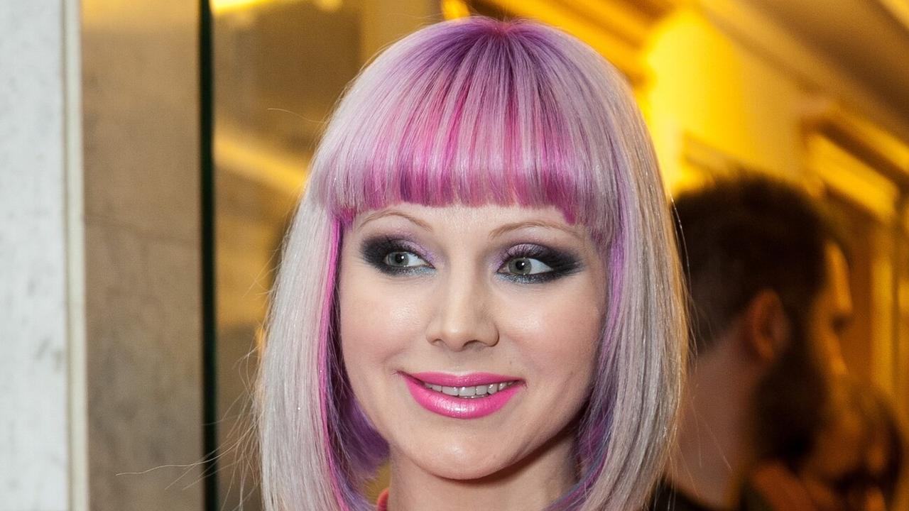 pevica-natali-vpervye-posle-smerti-muzha-vystupit-v-novogodnjuju-noch.jpg Певица Натали впервые после смерти мужа выступит в новогоднюю ночь в ресторане