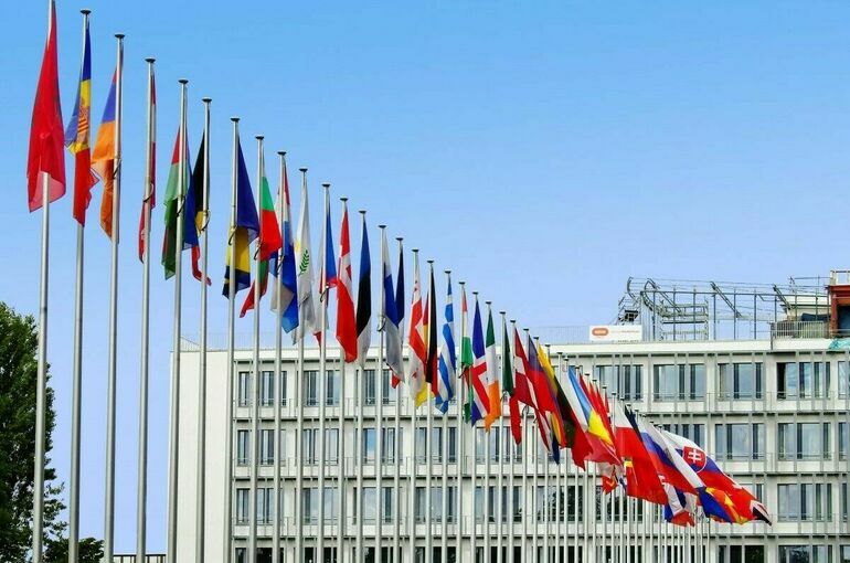 Politico: Венгрия и Словакия могут заблокировать изъятие активов России Politico: Венгрия и Словакия могут заблокировать изъятие активов России