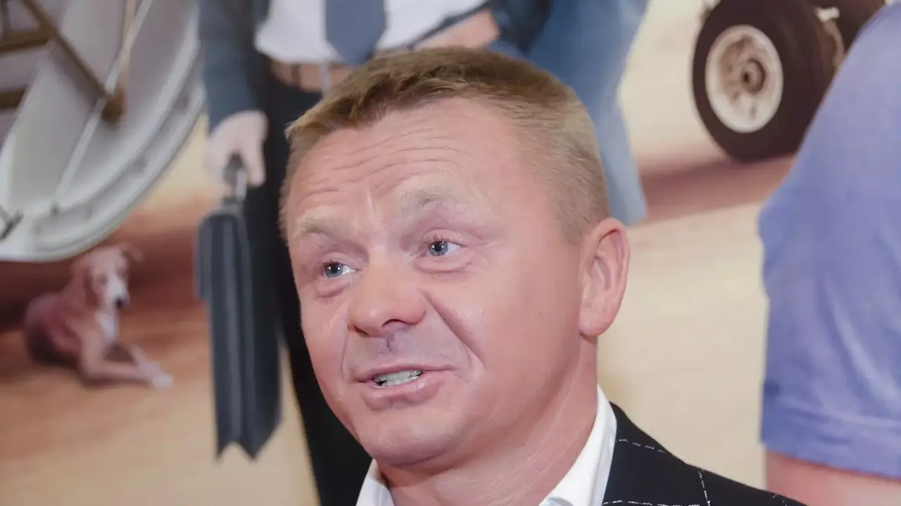 prosto-uzhas-zvezda-fizruka-vladimir-sychev-rasskazal-kak-spas-doch.webp.webp «Просто ужас»: звезда «Физрука» Владимир Сычев рассказал, как спас дочь от удушья