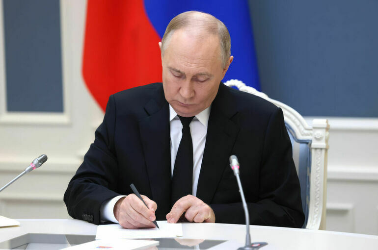 Путин подписал закон об ожидаемом периоде выплаты накопительной пенсии