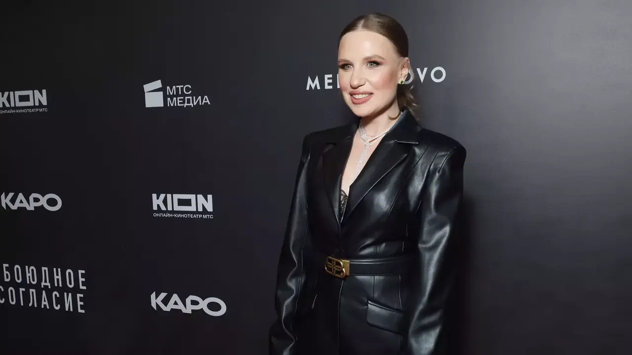 rezhisser-valerija-gaj-germanika-stala-babushkoj-v-41-god.webp.webp Режиссер Валерия Гай Германика стала бабушкой в 41 год