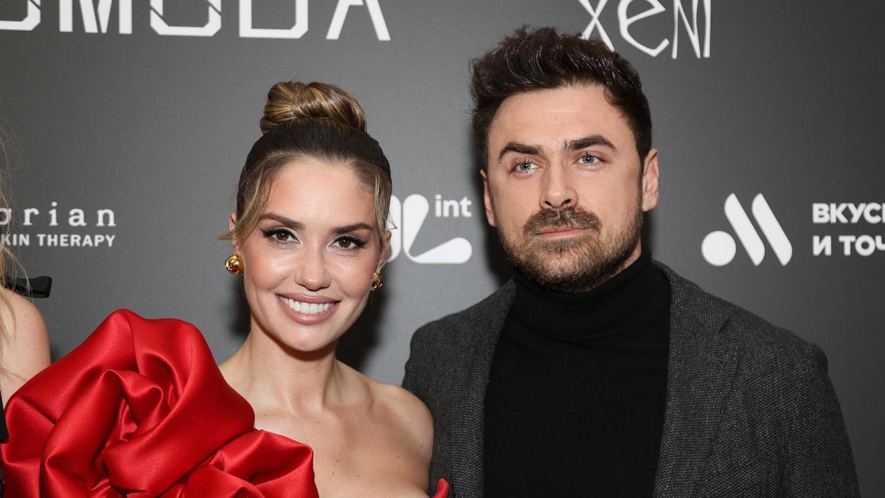 sobralas-k-muzhu-na-koncert-beremennaja-agata-muceniece-posetila-meroprijatie.jpg «Собралась к мужу на концерт»: беременная Агата Муцениеце посетила мероприятие в Большом театре