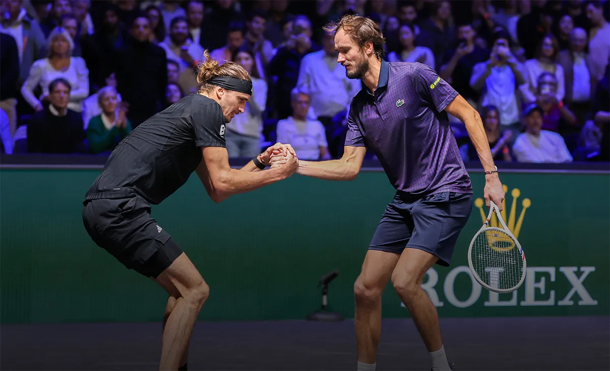 Трагичный вылет Медведева. Он ссорился с женой, упустил два матчбола Трагичный вылет Медведева. Он ссорился с женой, упустил два матчбола и проиграл Звереву