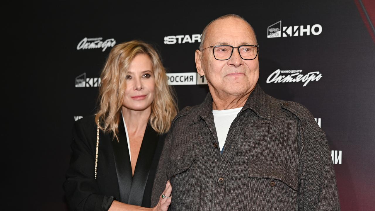 vljubilas-v-nego-julija-vysockaja-vyskazalas-o-jure-borisove.jpg «Влюбилась в него»: Юлия Высоцкая высказалась о Юре Борисове