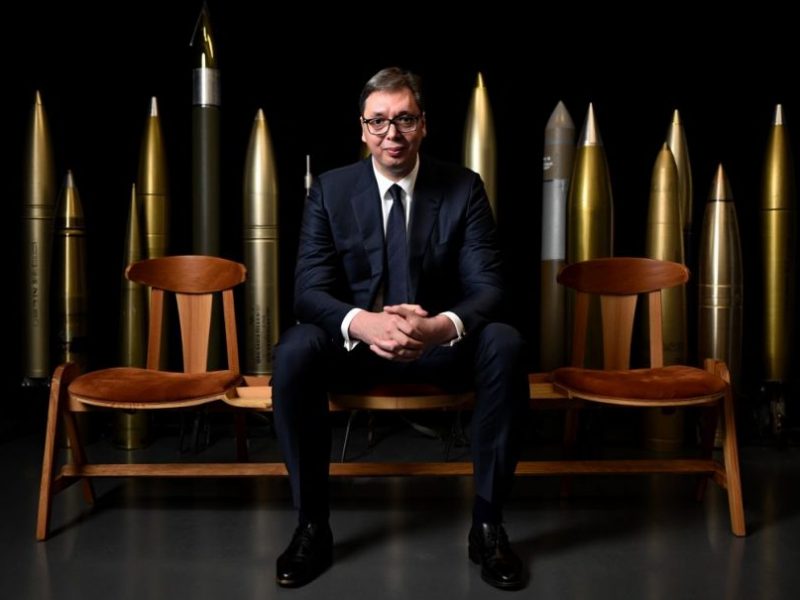 Вучич снова вертится на двух стульях: Сербия готова продать снаряды Вучич снова вертится на двух стульях: Сербия готова продать снаряды Евросоюзу, даже если их передадут Украине