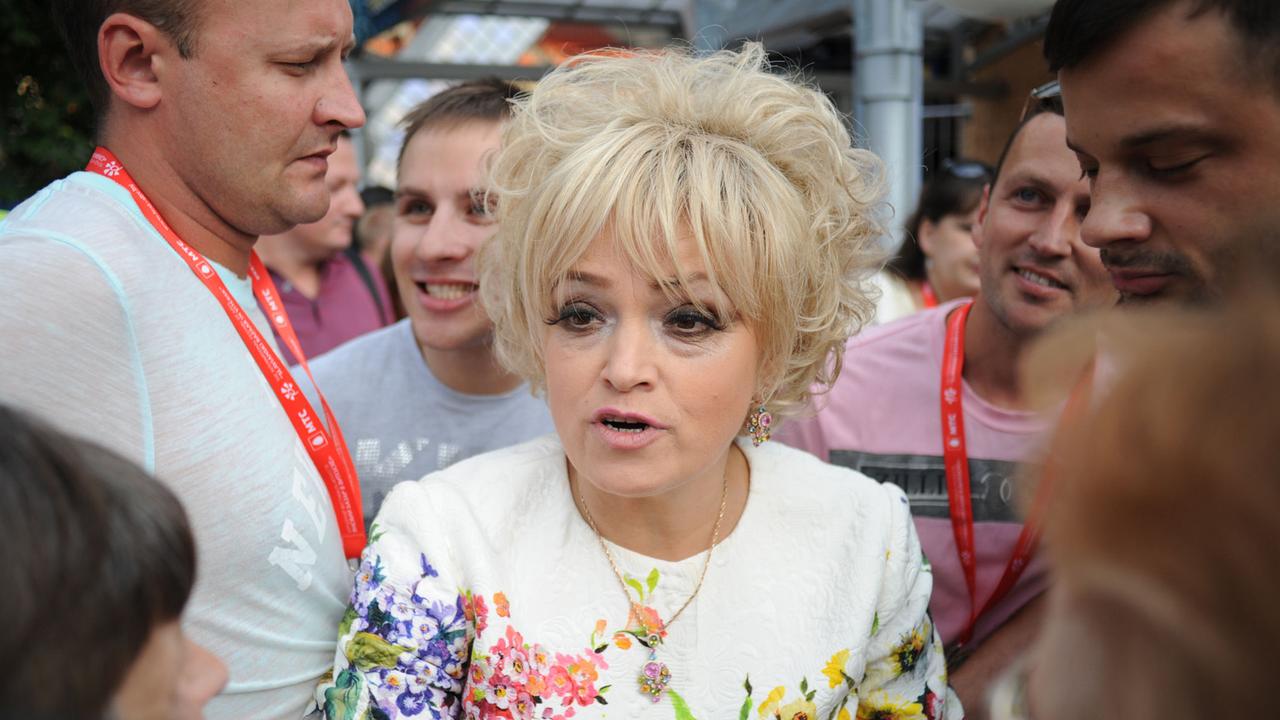 vyzyvaet-otvrashhenie-populjarnost-nadezhdy-kadyshevoj-mozhet-snizitsja-iz-za-syna.jpg «Вызывает отвращение»: популярность Надежды Кадышевой может снизиться из-за сына