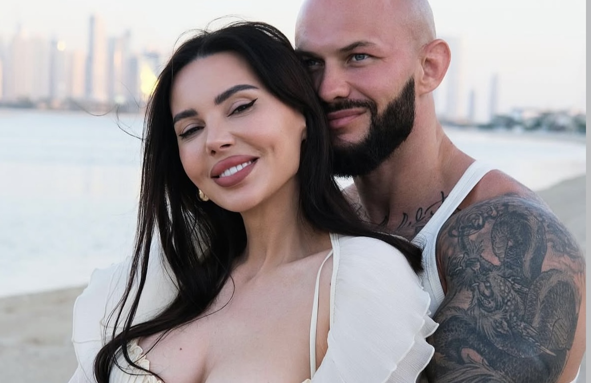 «Звонит и запугивает мужчин»: Оксана Самойлова обвинила Джигана в давлении «Звонит и запугивает мужчин»: Оксана Самойлова обвинила Джигана в давлении