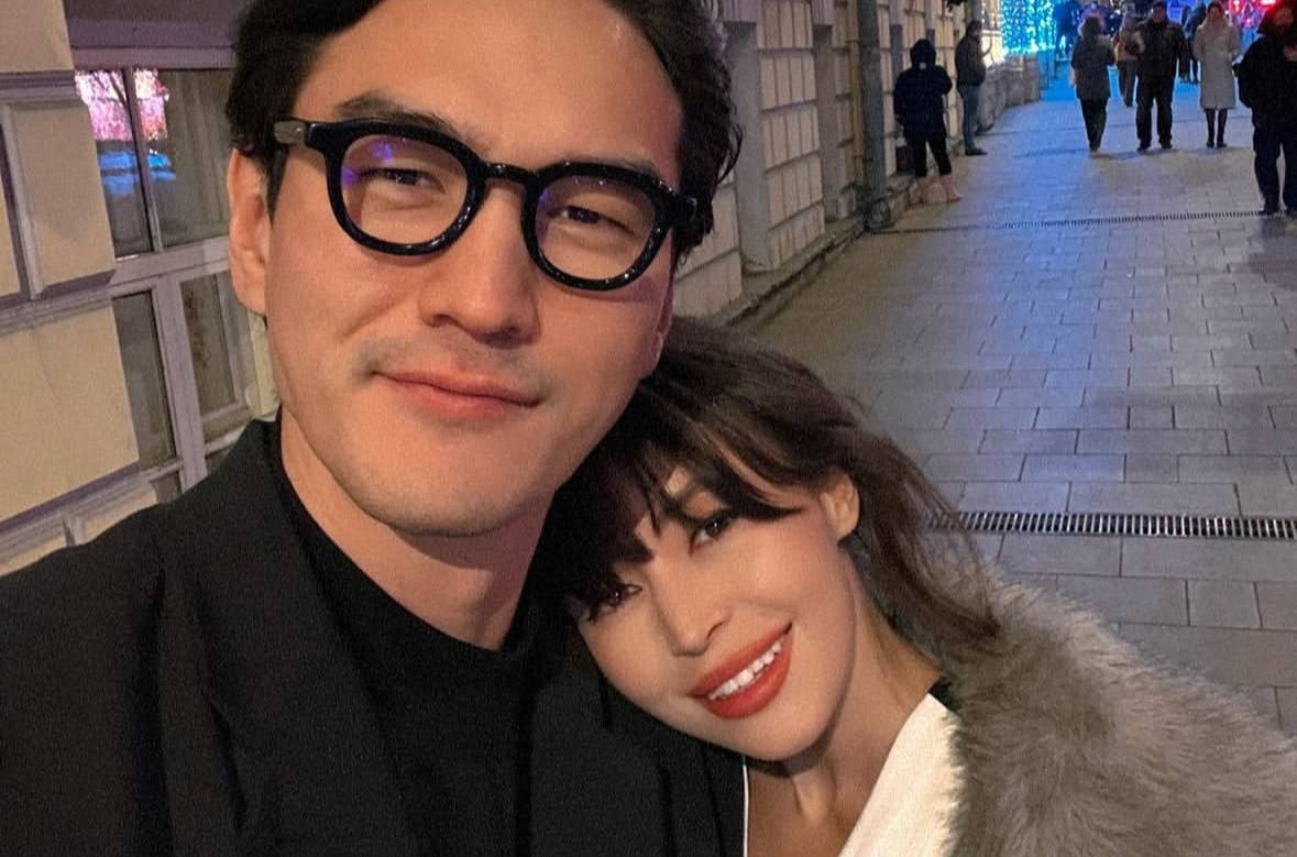 Нурлан Сабуров зарабатывал в России миллионы на шутках: дорогие авто, особняк за 115 млн и люкс для жены