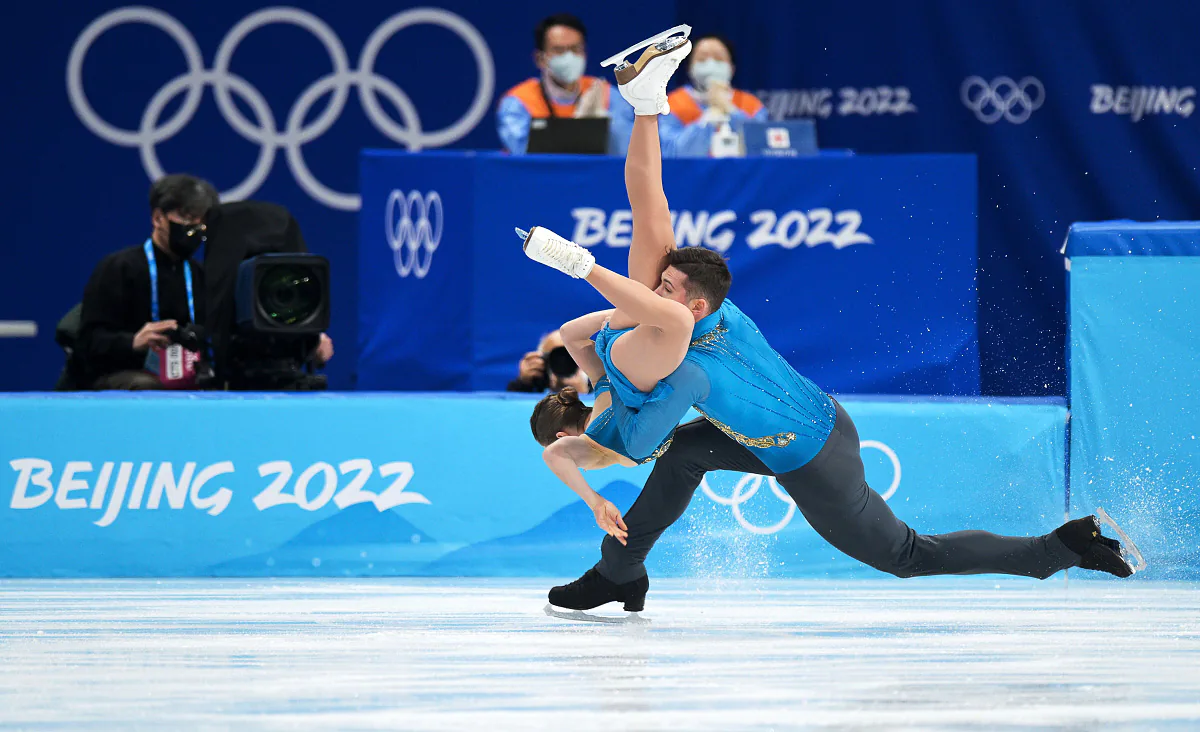 Полетела носом вниз. Русские фигуристы завалили идеальный прокат и напугали Полетела носом вниз. Русские фигуристы завалили идеальный прокат и напугали зрителей