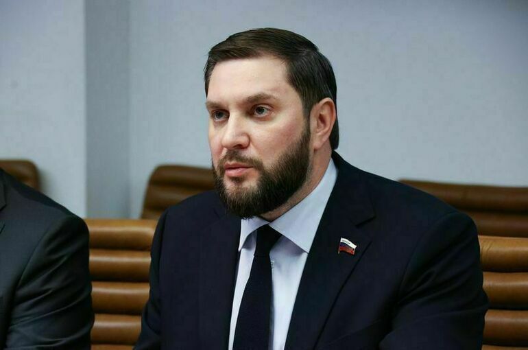 Сенатор: Вузы должны готовить кадры в соответствии с запросами экономики Сенатор: Вузы должны готовить кадры в соответствии с запросами экономики