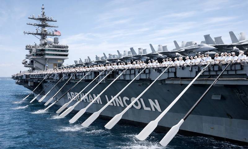 «Прощай, Америка, о»: авианосец «Авраам Линкольн» «бежал» с места базирования «Прощай, Америка, о»: авианосец «Авраам Линкольн» «бежал» с места базирования в океан после атаки иранских ракет