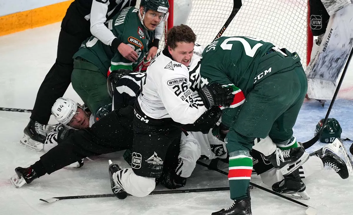 Аномалия «Салавата», бойня в Казани. Главные события третьего дня плей-офф Аномалия «Салавата», бойня в Казани. Главные события третьего дня плей-офф КХЛ