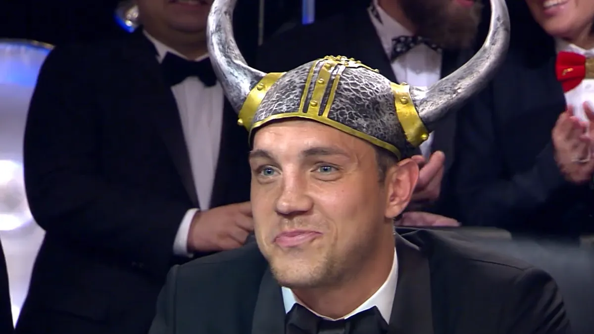 Березуцкий с фингалом, Дзюба — викинг. Как сборная ходила на Березуцкий с фингалом, Дзюба — викинг. Как сборная ходила на «Что? Где? Когда?»