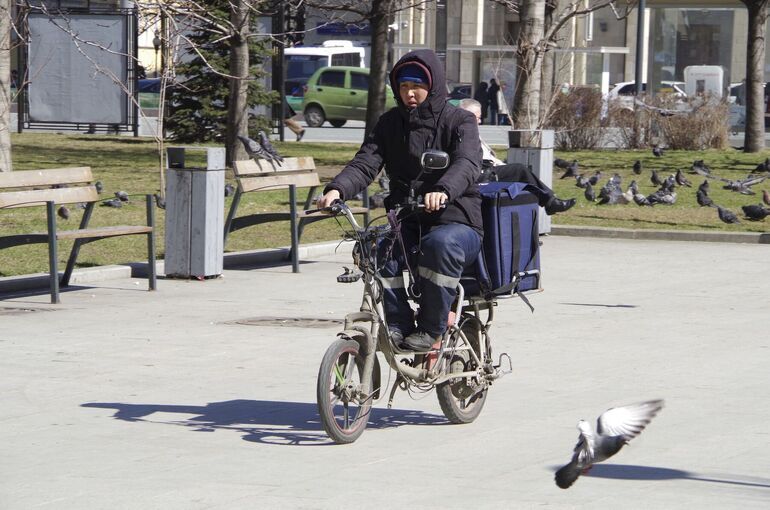 Деятельность посредников, трудоустраивающих мигрантов, предложили регулировать