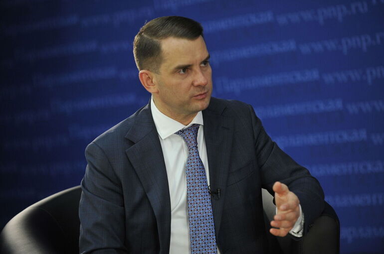 Депутат Нилов: Некоторые сферы со временем перейдут на четырехдневную рабочую Депутат Нилов: Некоторые сферы со временем перейдут на четырехдневную рабочую неделю